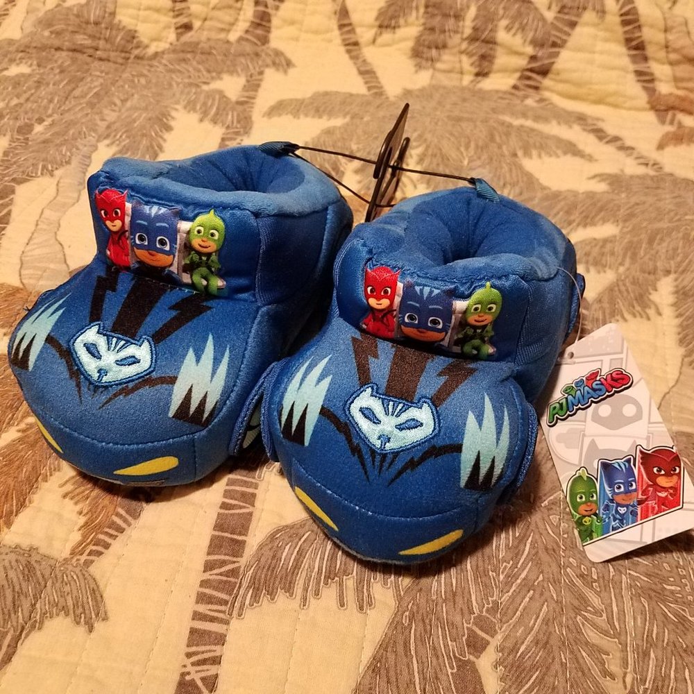 Christmas Gifts, Kids slippers NWT